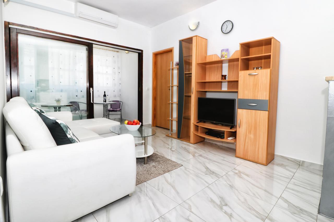 Apartments Amalia Ρόβινι Εξωτερικό φωτογραφία